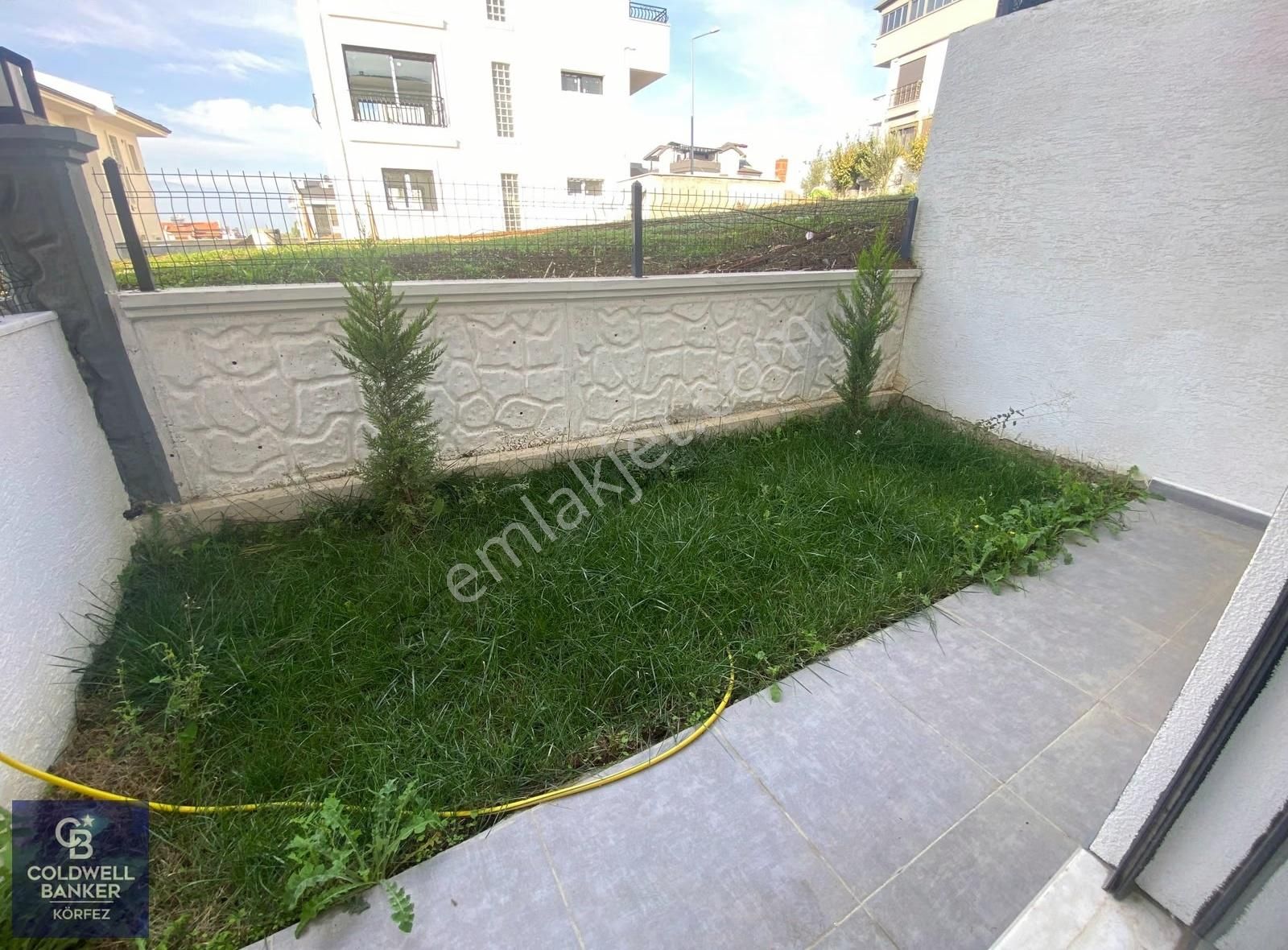 Burhaniye İskele Mahallesinde 4+1 Tripleks Villa - Görsel 4