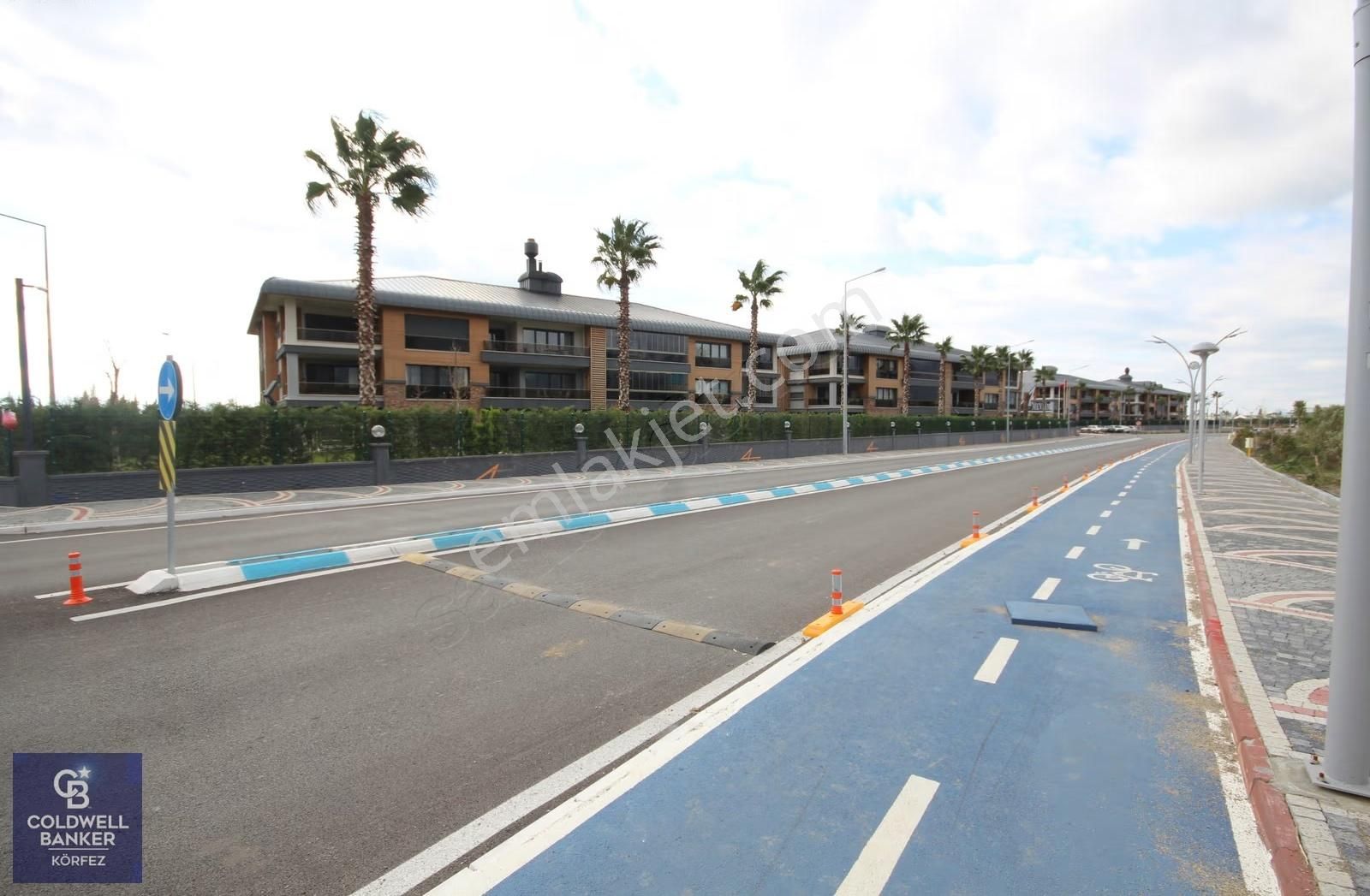 Edremit'in En Gözde Sitesinde 3+1 Ara Kat Ultra Lüks Kiralık - Görsel 24