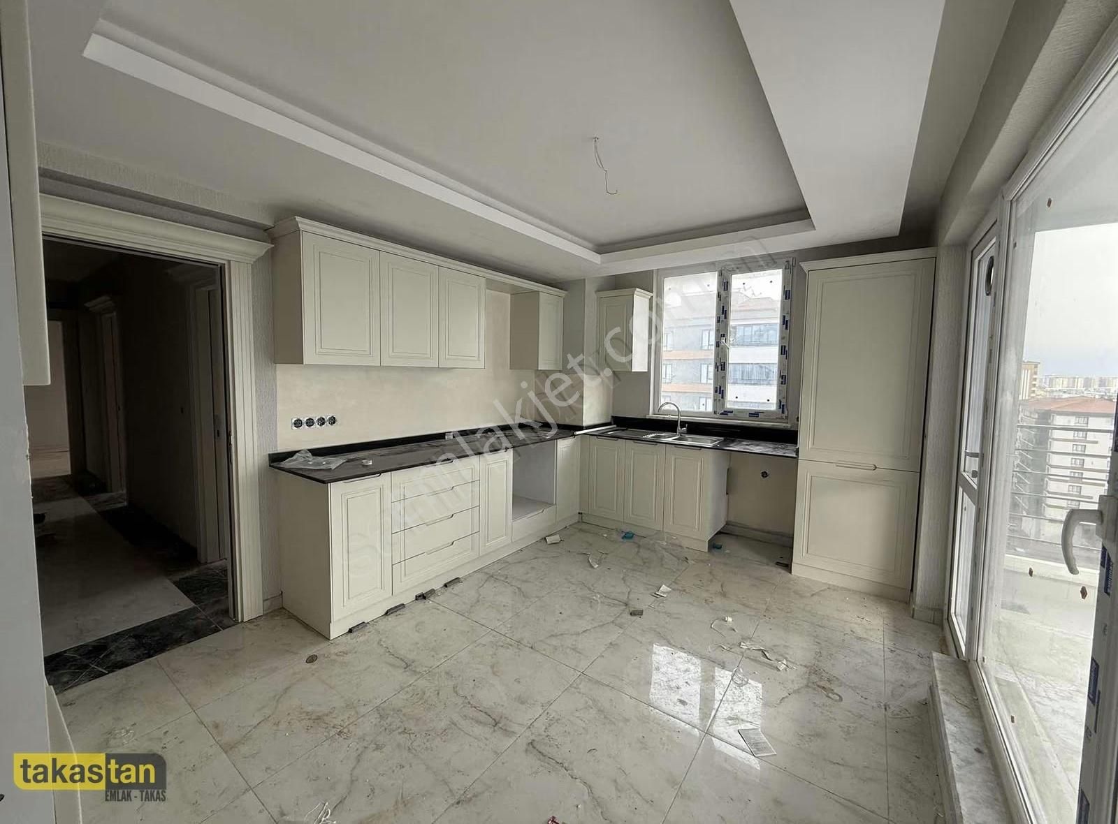 Karacaahmet Muhteşem Lokasyon Geniş Oturumlu Lüx Satılık Daire - Görsel 10