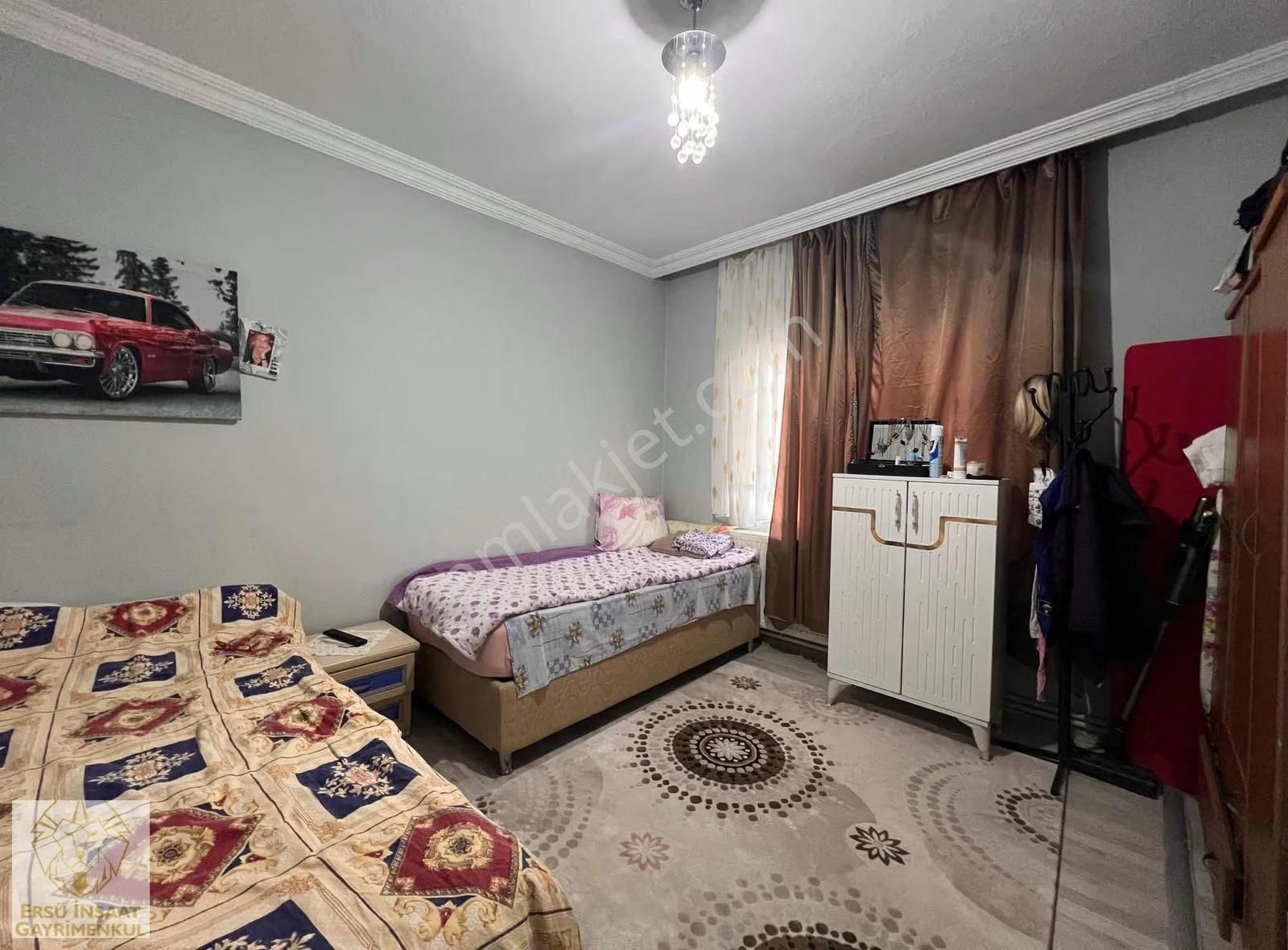 Ersü'den 1+1 Nevvar Salih Lisesi Yakını Kapalı Mutfak Doğalgazlı