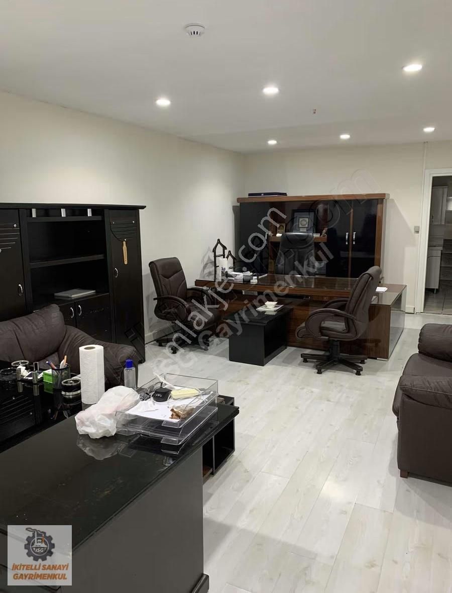 İş Batı Ticaret Merkezinde Cadde Cepheli İskanlı Dükkan - Görsel 5