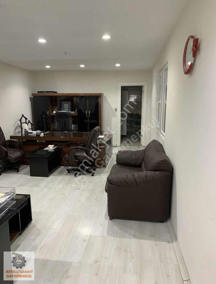 İş Batı Ticaret Merkezinde Cadde Cepheli İskanlı Dükkan - Görsel 9