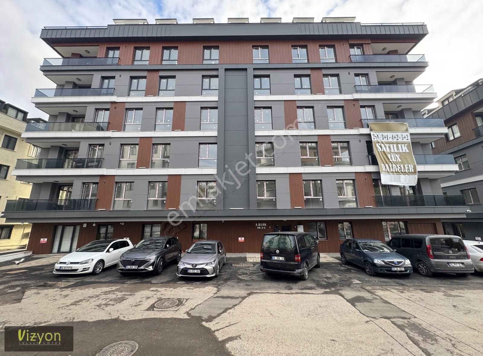 Çekmeköy Vadi Evlerinde Satılık Mükemmel 5+2 Dubleks Daire