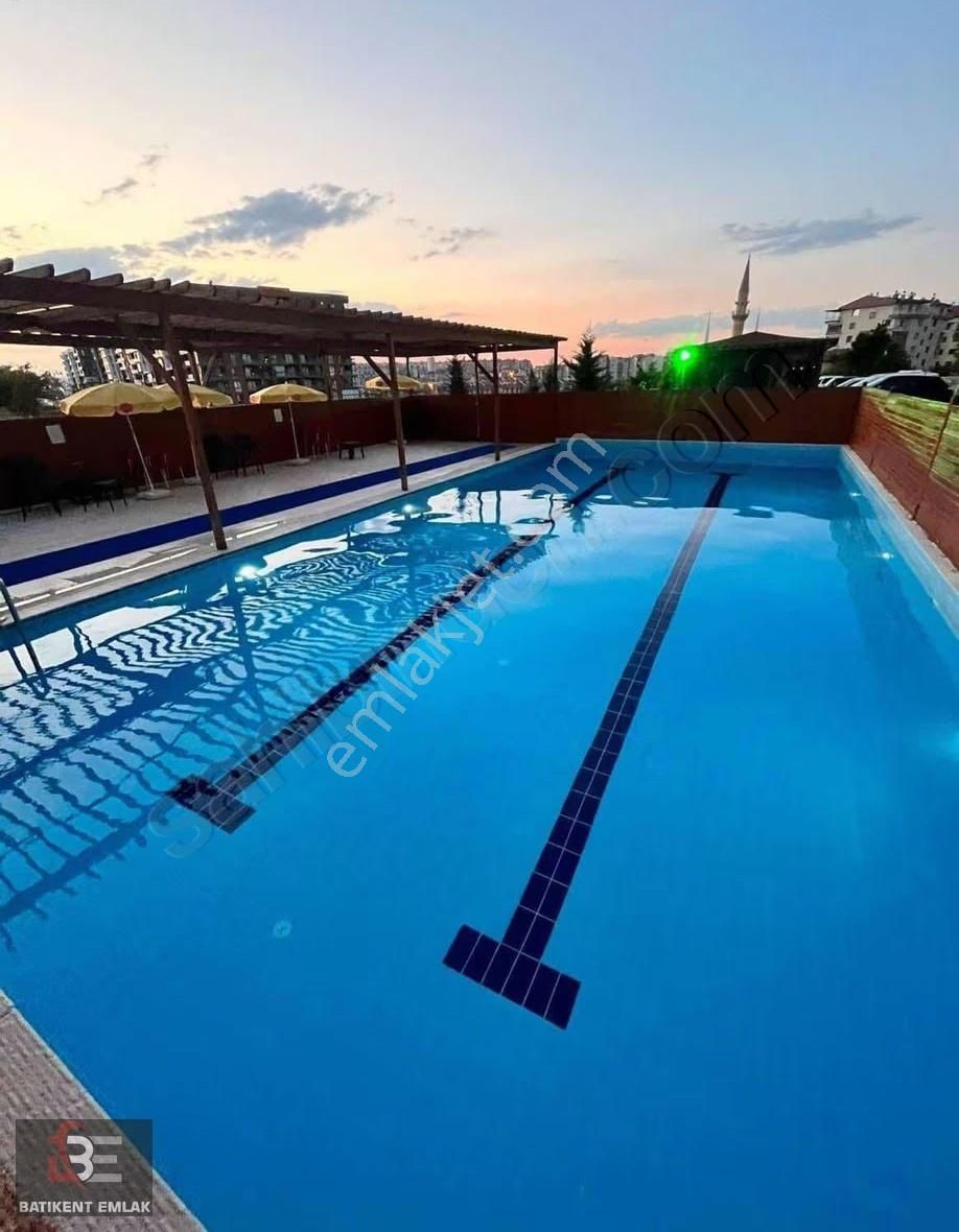 Batıkent Emlak'tan Batı Vizyon'da 4+1 Full Yapılı Havuzlu