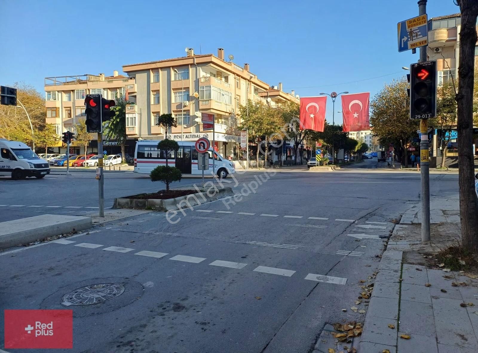 Büyükçekmece Fatih Mahallesi Işıklarda Kiralık Köşe Dükkan - Görsel 3