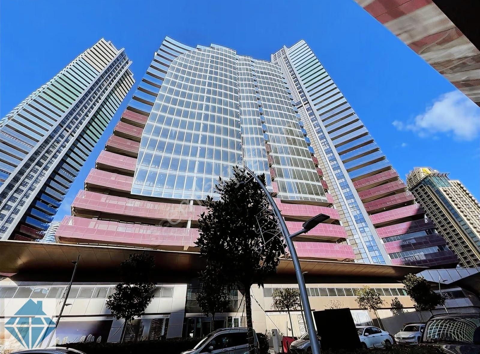 1453 Ağaoğlu Maslak 4+1 8. Kat Teraslı Lüks Daire