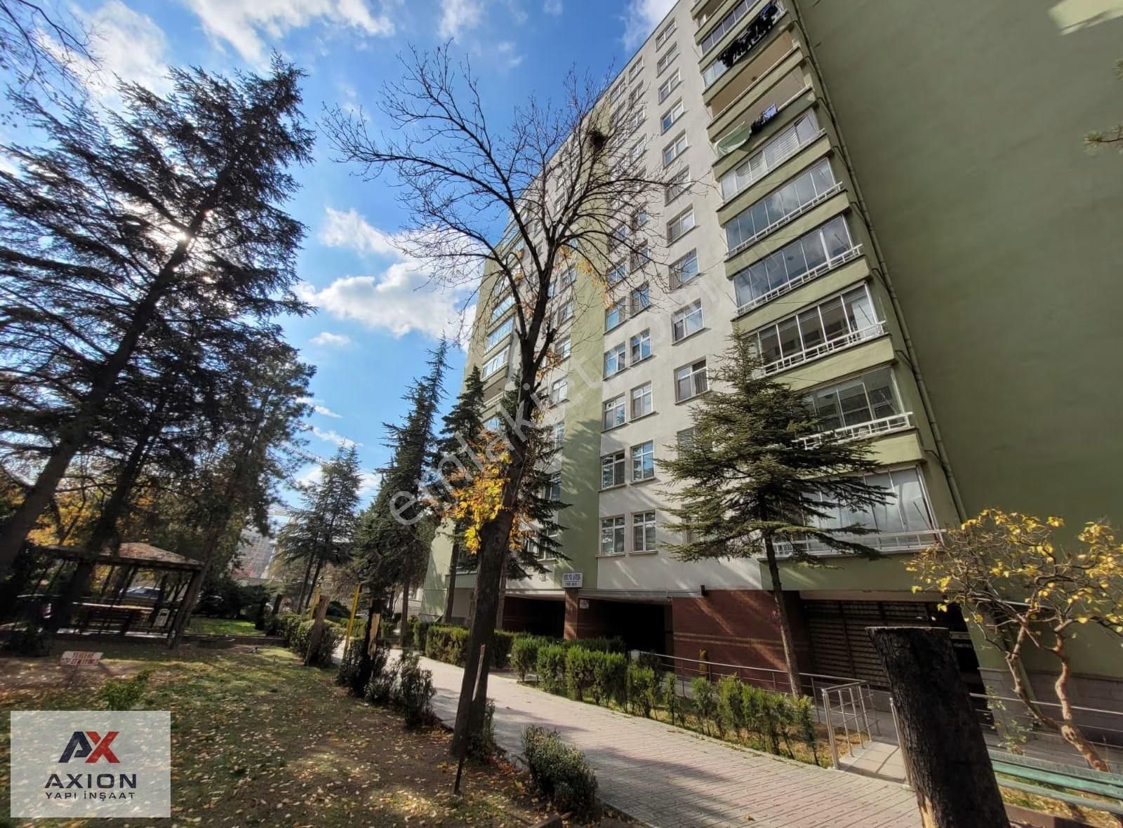 Ankara Yenimahallede Adliye Ve Metro Yanı Site İçinde Geniş 3+1