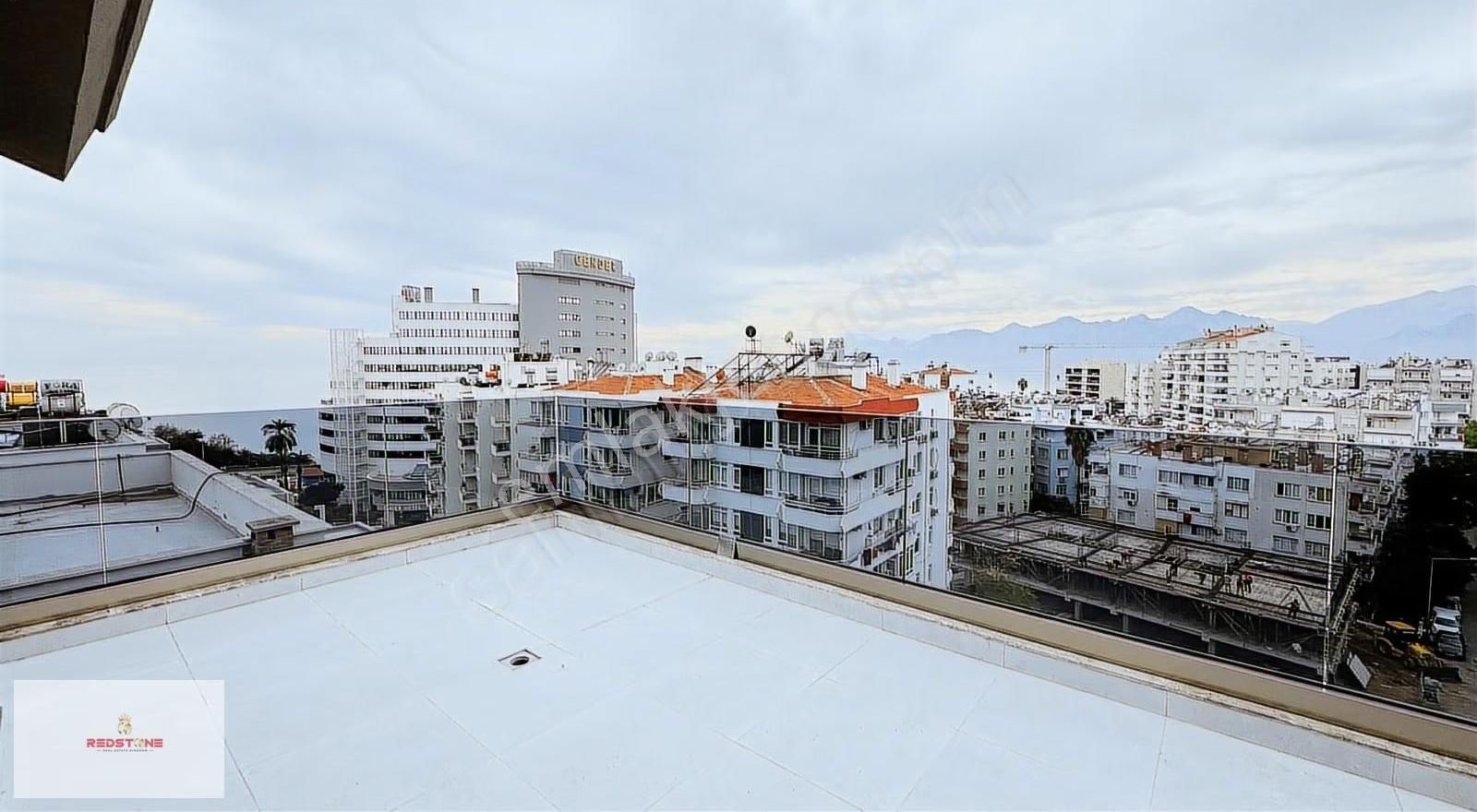 Işıklar Caddesi'nde Deniz Manzaralı 4+1 Dubleks Akıllı Ev Sistem - Görsel 14