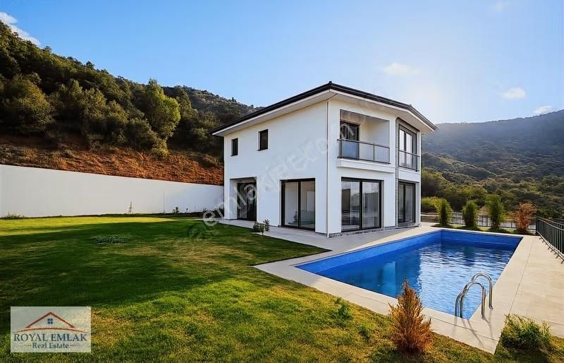Muğla Bodrum Muhteşem Doğa Manzaralı Satılık Villa