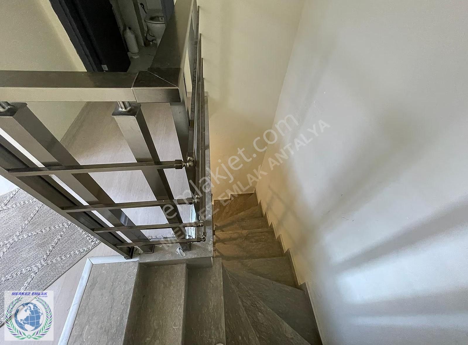 Kemer Merkezde Denize 100m Satılık 3+1 Müstakil Dubleks - Görsel 18