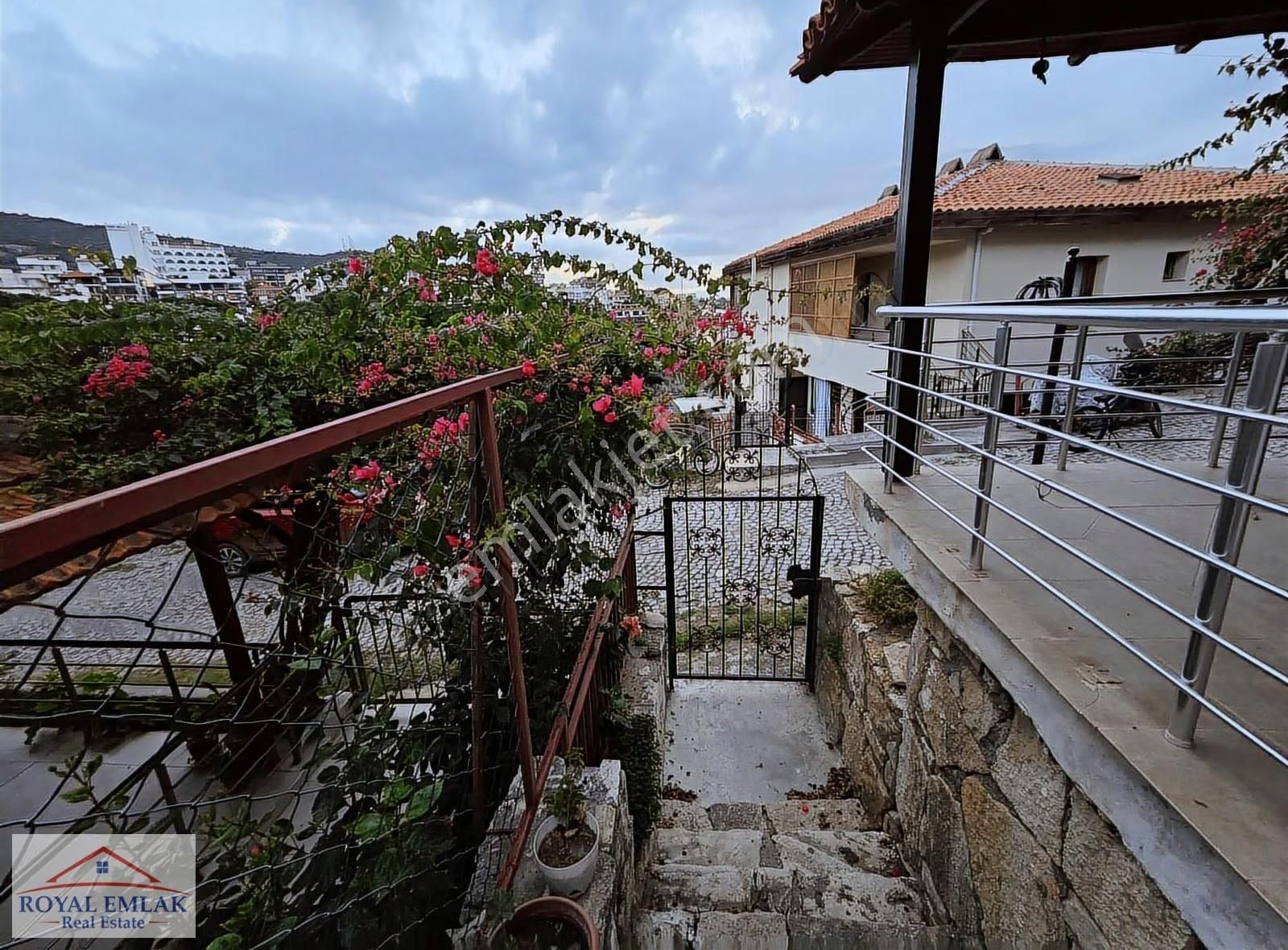 Muğla Güllük Denize 50 Mt Satılık Bahçe Katı - Görsel 4