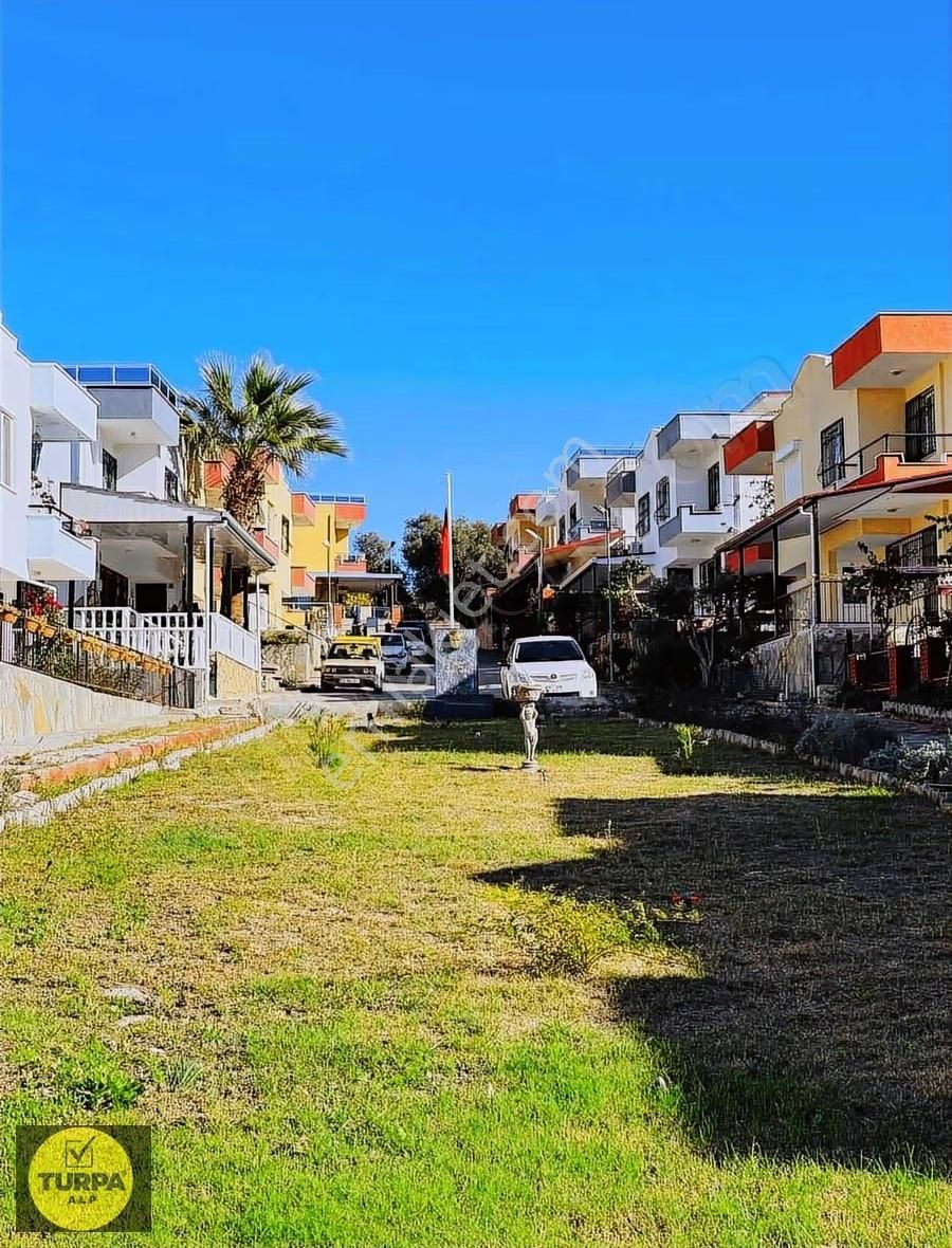 Kuşadasında Deniz Ve Orman Manzaralınsatılık Villa