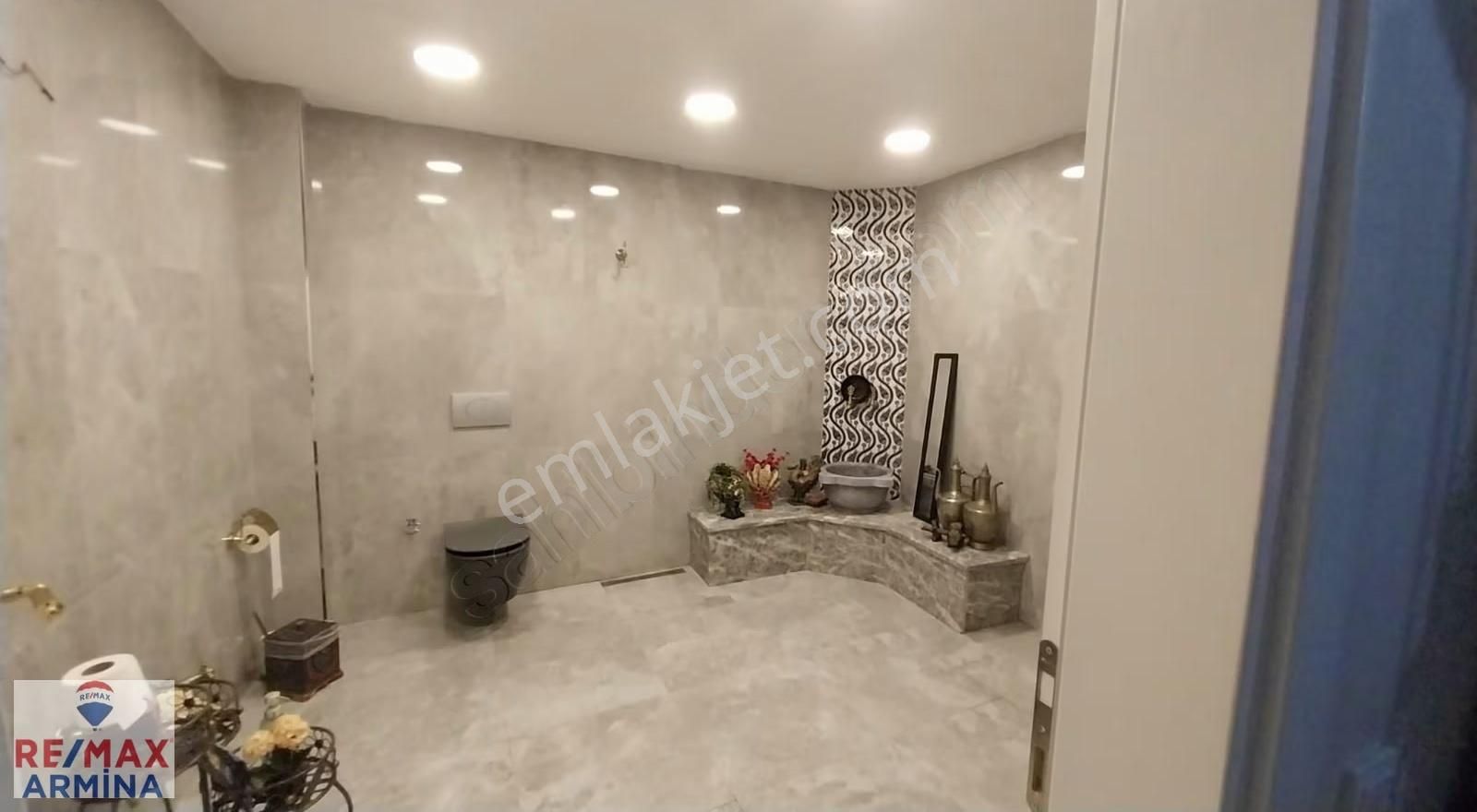 Körfez Manzaralı Türk Hamamlı Şehrin Merkezinde 5+2 Özel Konut - Görsel 12