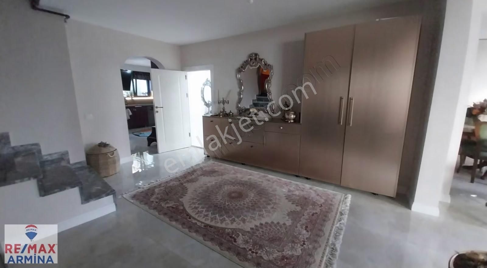 Körfez Manzaralı Türk Hamamlı Şehrin Merkezinde 5+2 Özel Konut - Görsel 4