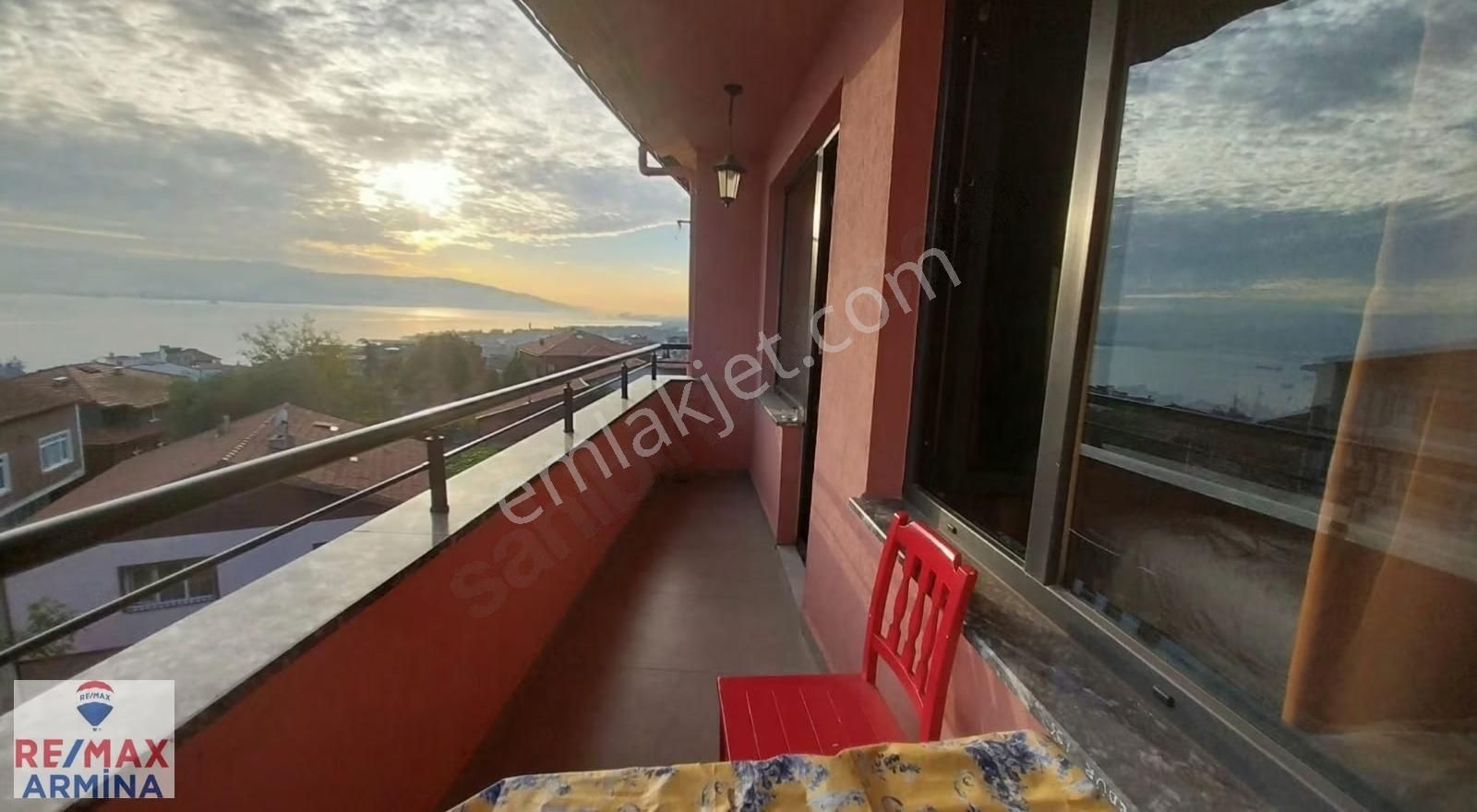 Körfez Manzaralı Türk Hamamlı Şehrin Merkezinde 5+2 Özel Konut - Görsel 7