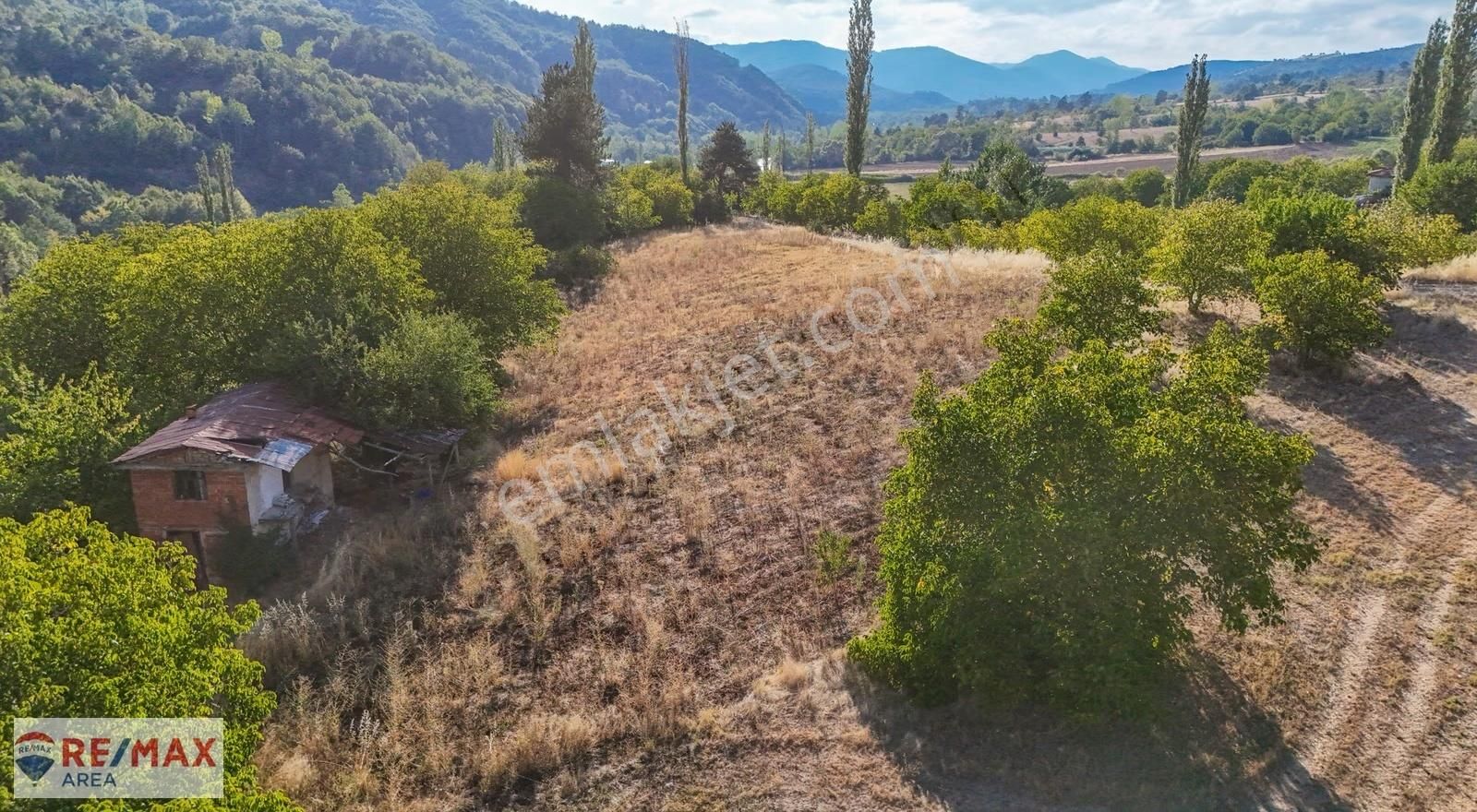 Remax Area'dan Büyükdeliller Köyünde Yola Cephe Fırsat Arazi - Görsel 18