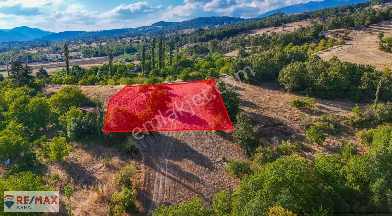 Remax Area'dan Büyükdeliller Köyünde Yola Cephe Fırsat Arazi - Görsel 9