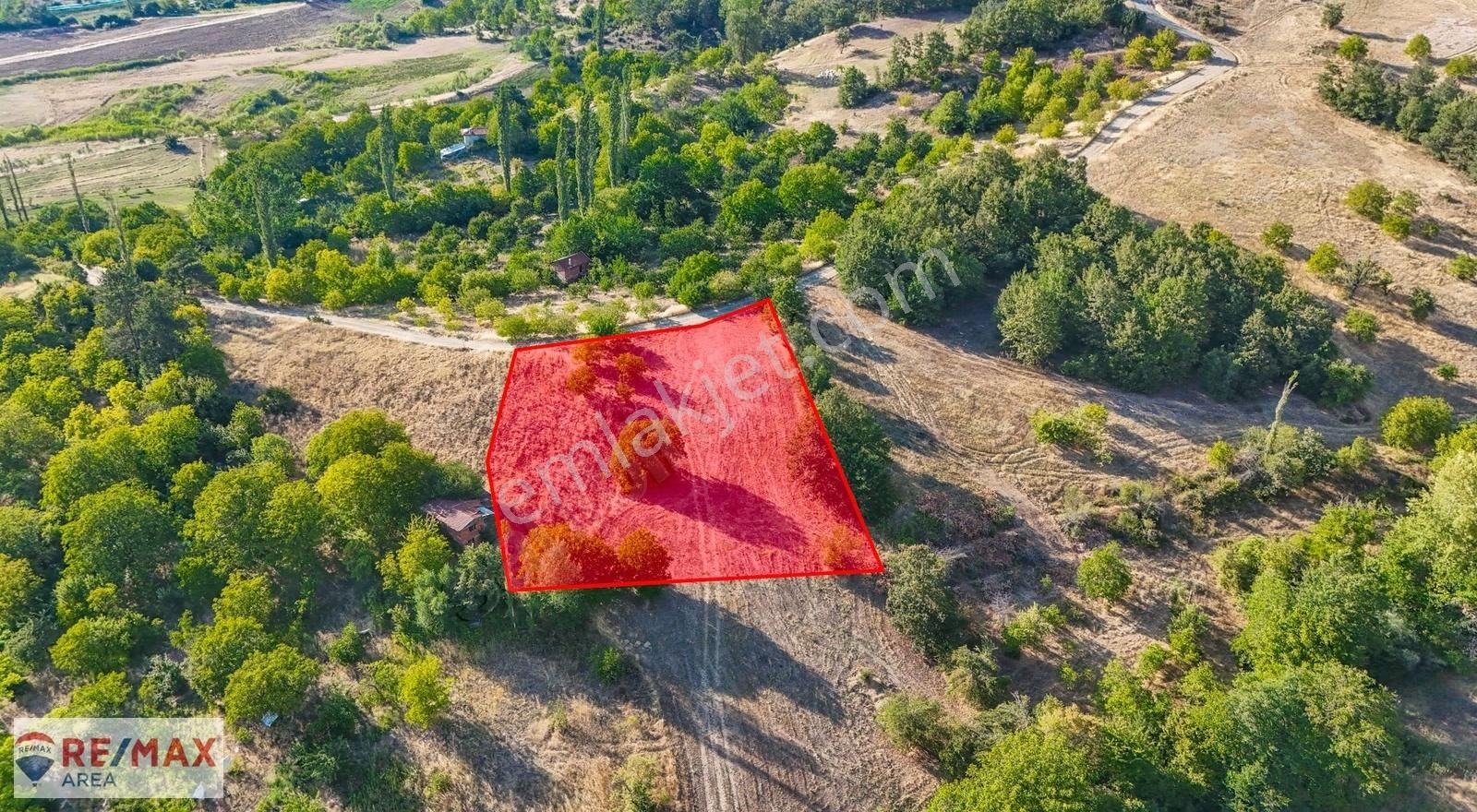 Remax Area'dan Büyükdeliller Köyünde Yola Cephe Fırsat Arazi - Görsel 13