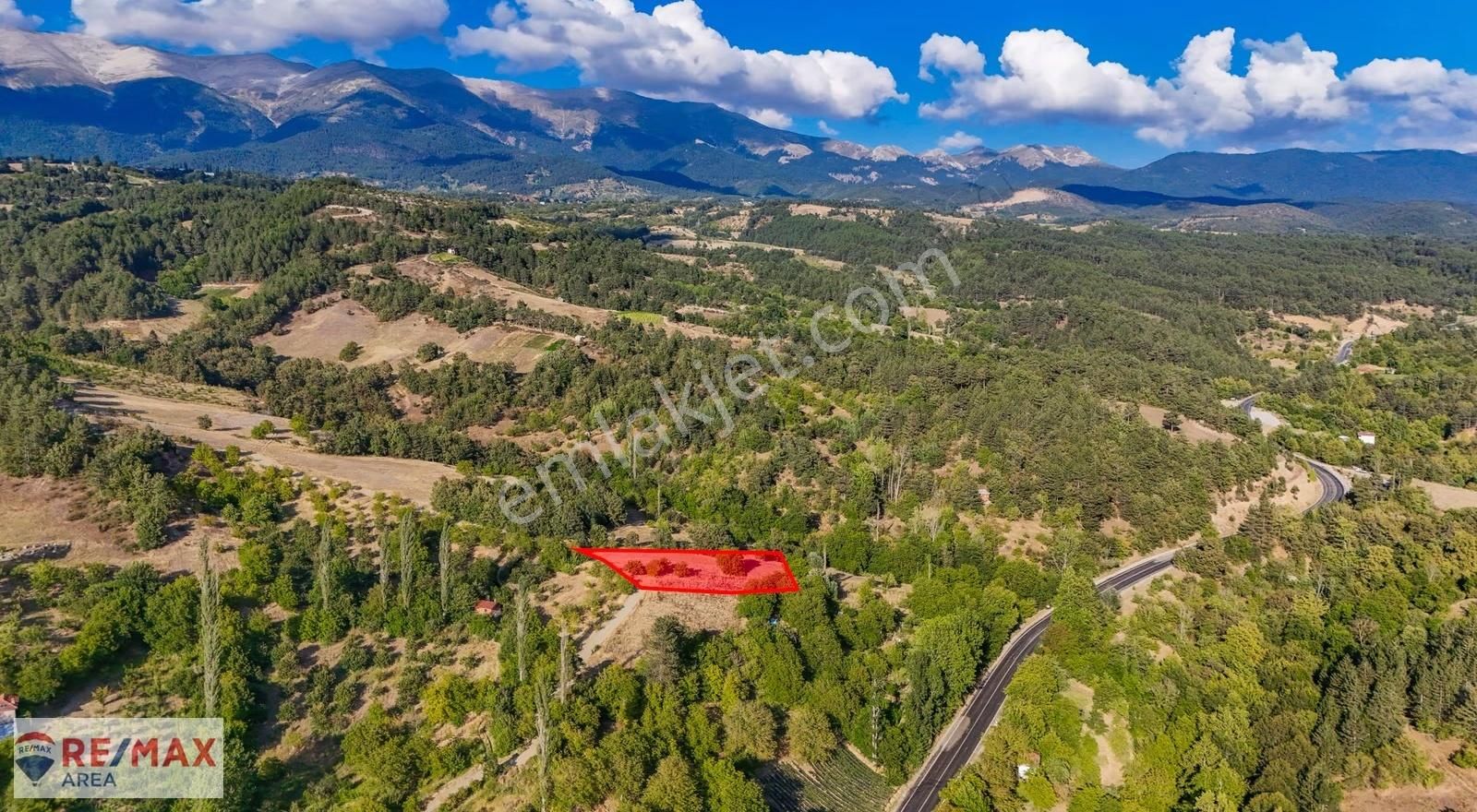 Remax Area'dan Büyükdeliller Köyünde Yola Cephe Fırsat Arazi - Görsel 24