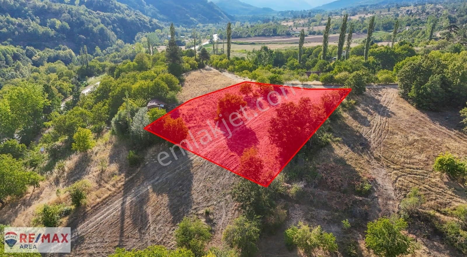 Remax Area'dan Büyükdeliller Köyünde Yola Cephe Fırsat Arazi - Görsel 20