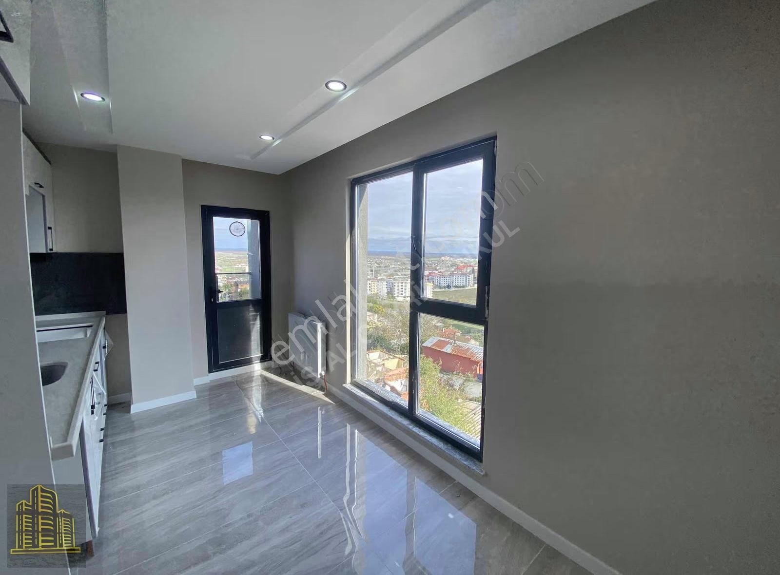 İstasyon Tepe Bölgesinde Sıfır Lüx Ebeveyn Banyolu 2+1 - Görsel 14