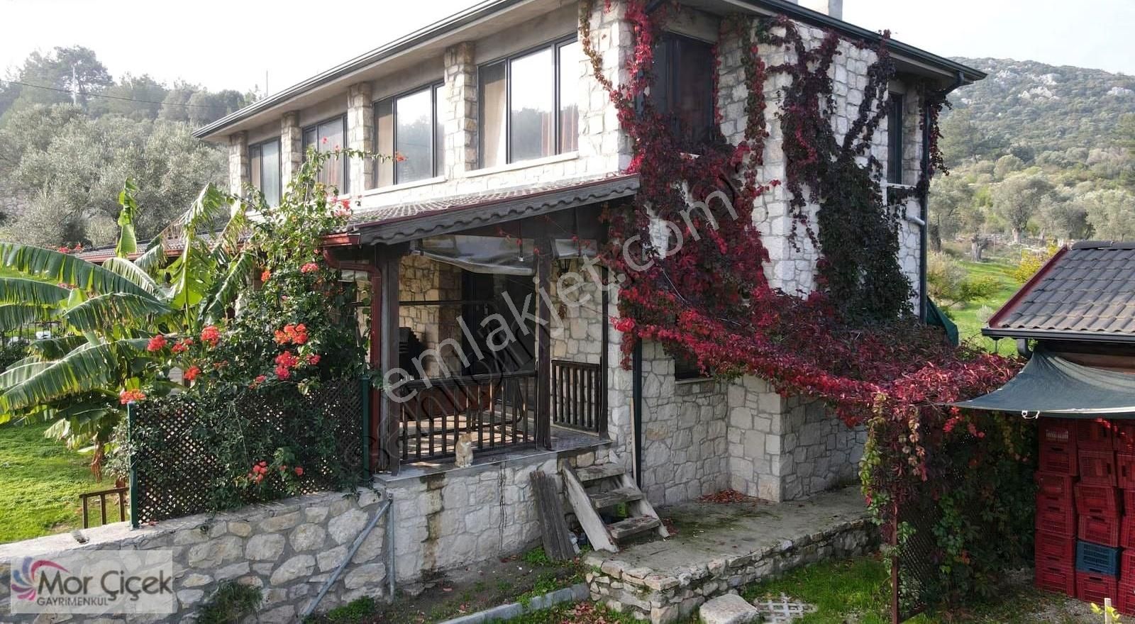 Morçiçek'ten Mordoğan'da Geniş Arazi Üzerinde Lüks Taş Ev - Görsel 11