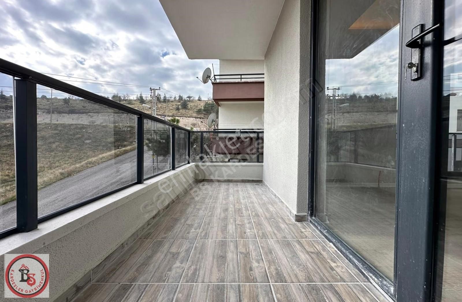 Keçiören'de Kardeşler'den Caddeye Bir Sk Sıfır Katta 3+1 Daire - Görsel 5