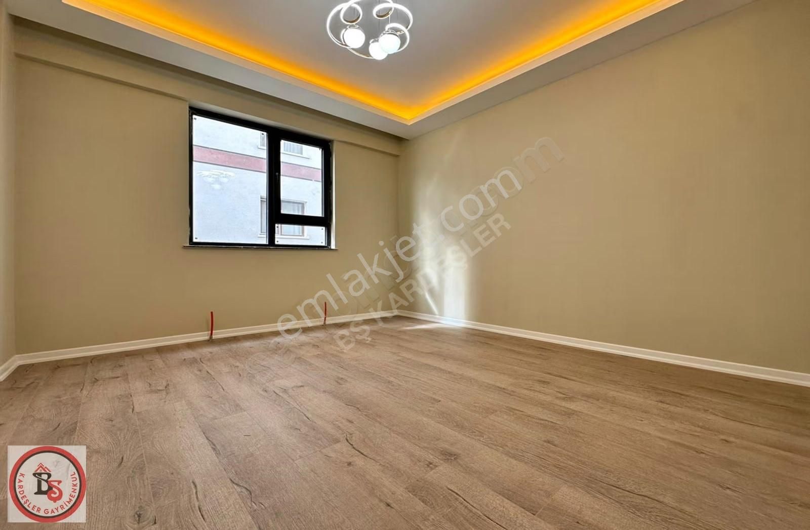 Keçiören'de Kardeşler'den Caddeye Bir Sk Sıfır Katta 3+1 Daire - Görsel 12