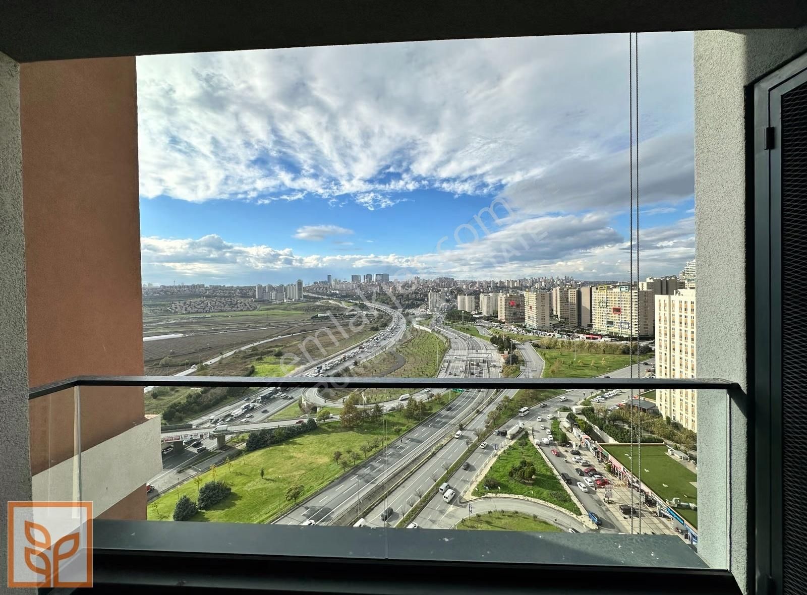 Modern Yaka Tek Yetkili Satış Ofisinden 1+1 Satılık (my30)