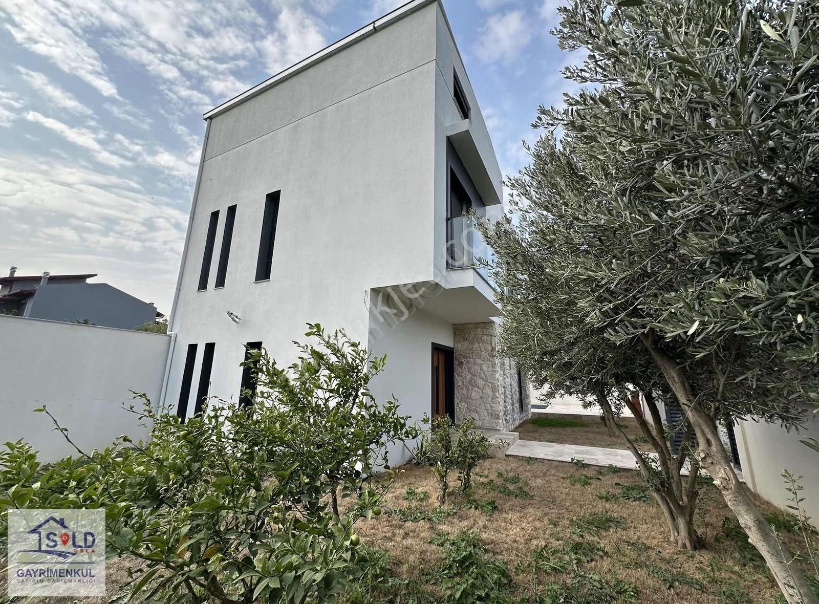 Urla'da Müstakil Havuzlu Satılık Villa - Görsel 17