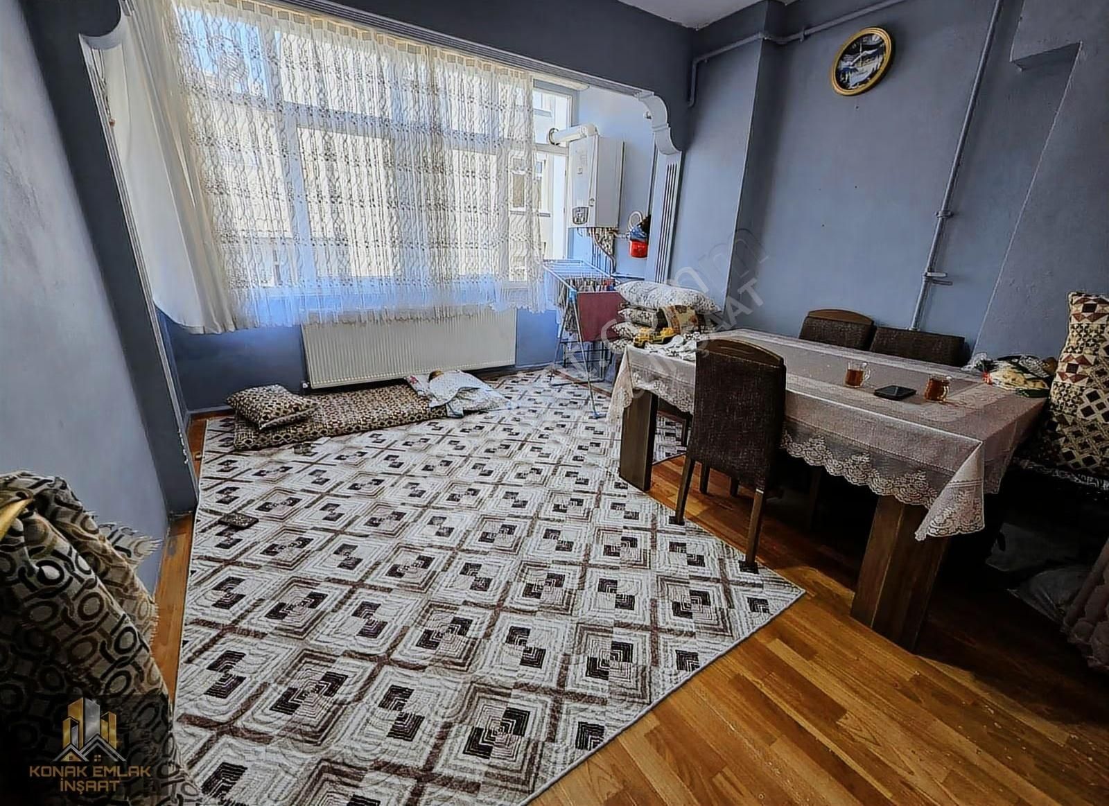 Konak Emlak'tan Satılık 2+1 85m² 3.kat Fırsat Daire !!