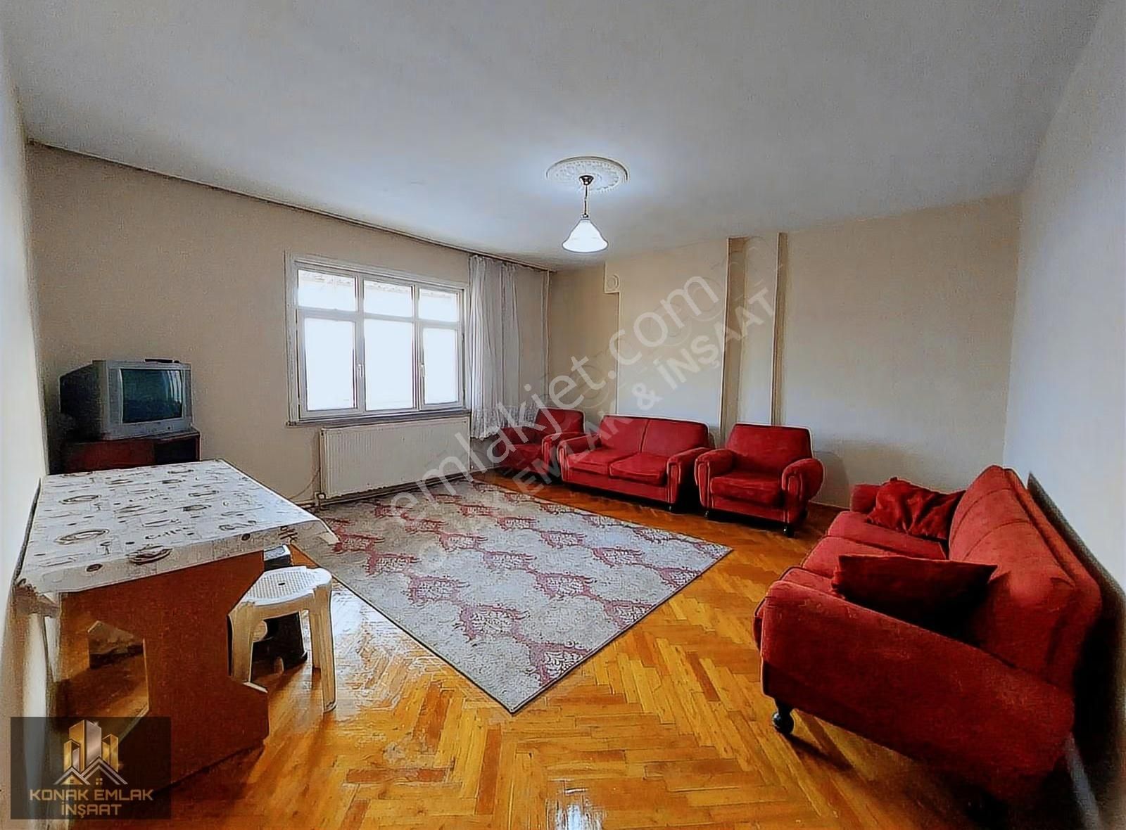 Konak Emlak'tan Satılık 2+1 140m² / 15m² Hisseli Merkezi Konumda