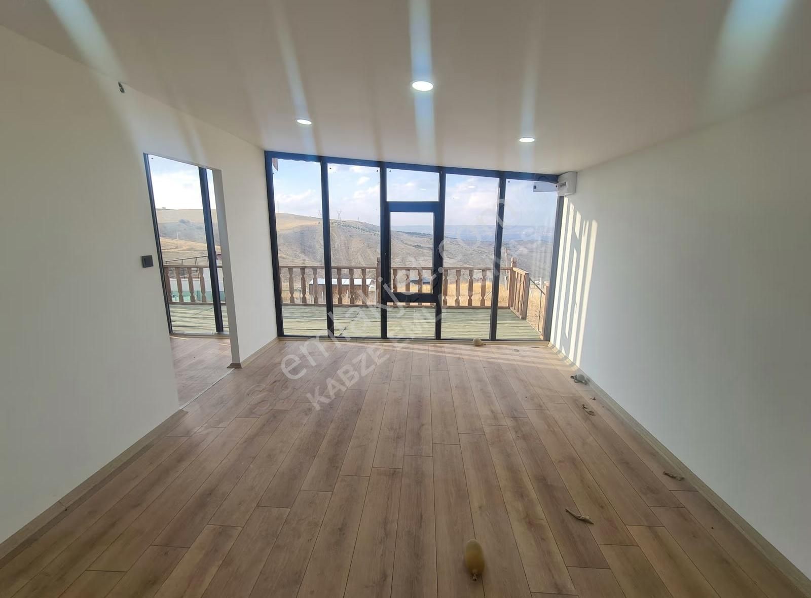 Kabze Emlaktan Sivas Mr.işhanda 500m2üzeri7om2 Satılık Bungalov - Görsel 8