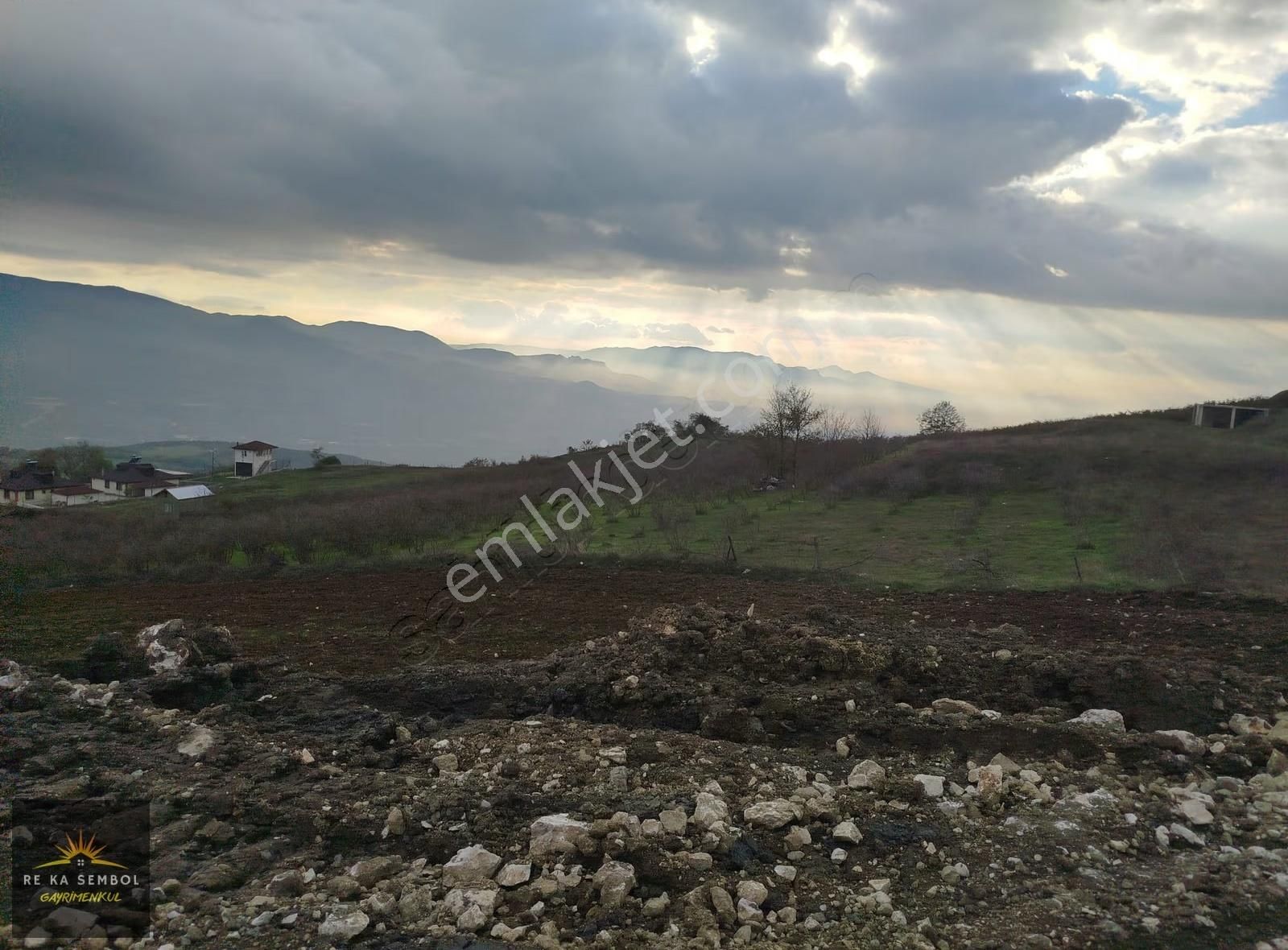 Sakarya-geyve-akkaya Mah. Satılık Fındık Bahçesi Ve Kagir Ev - Görsel 2