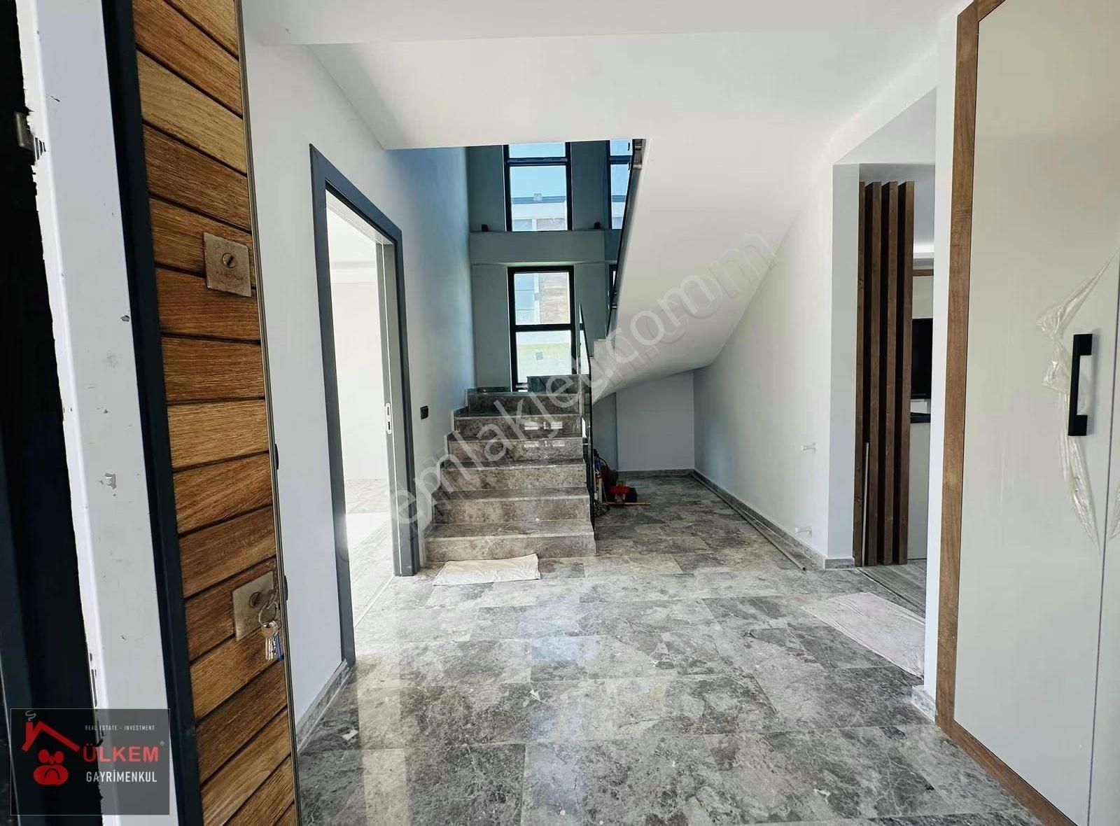 Sevgi Plajına 300m Bağımsız Müstakil 4+1 Geniş Bahçeli Villa - Görsel 14