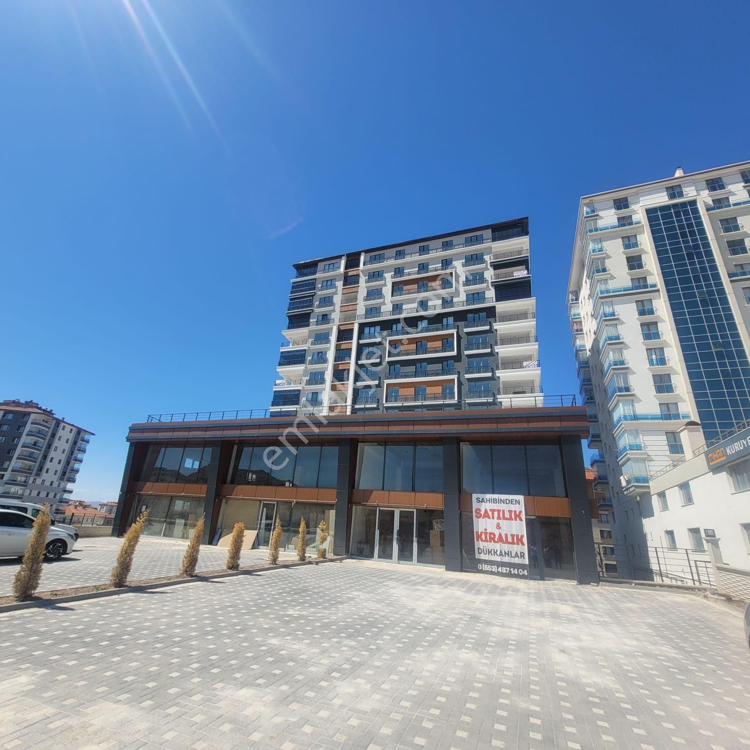 Sahibinden Geniş Teras Mutfaklı Şık Projede 4 + 1 Sıfır Daire