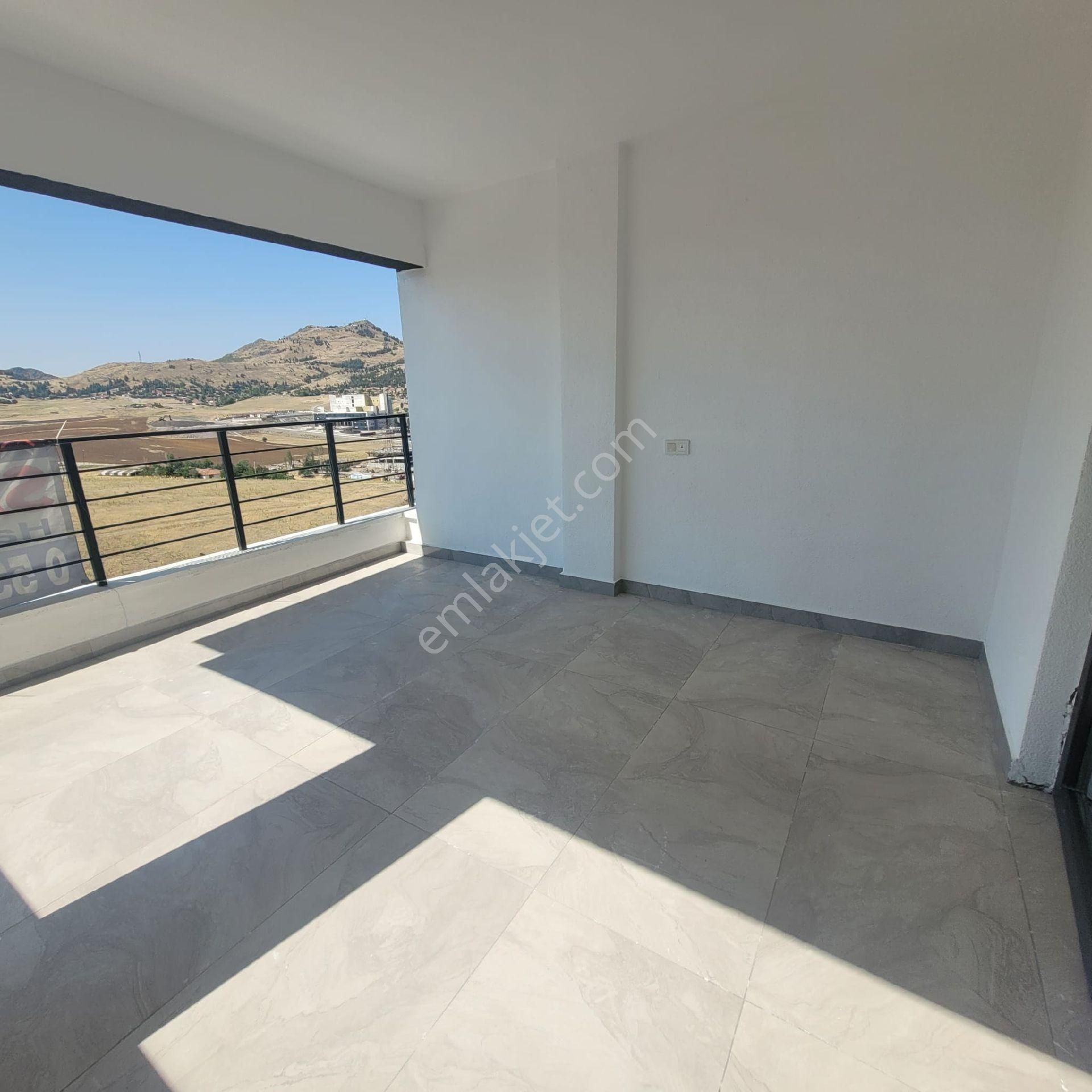 Sahibinden Geniş Teras Mutfaklı Şık Projede 4 + 1 Sıfır Daire - Görsel 15