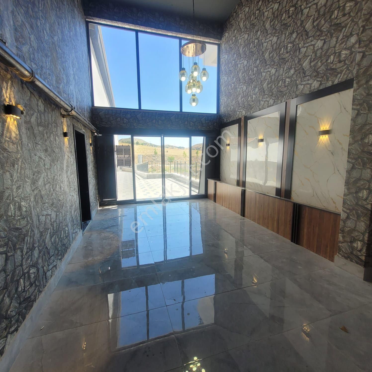 Sahibinden Geniş Teras Mutfaklı Şık Projede 4 + 1 Sıfır Daire - Görsel 2