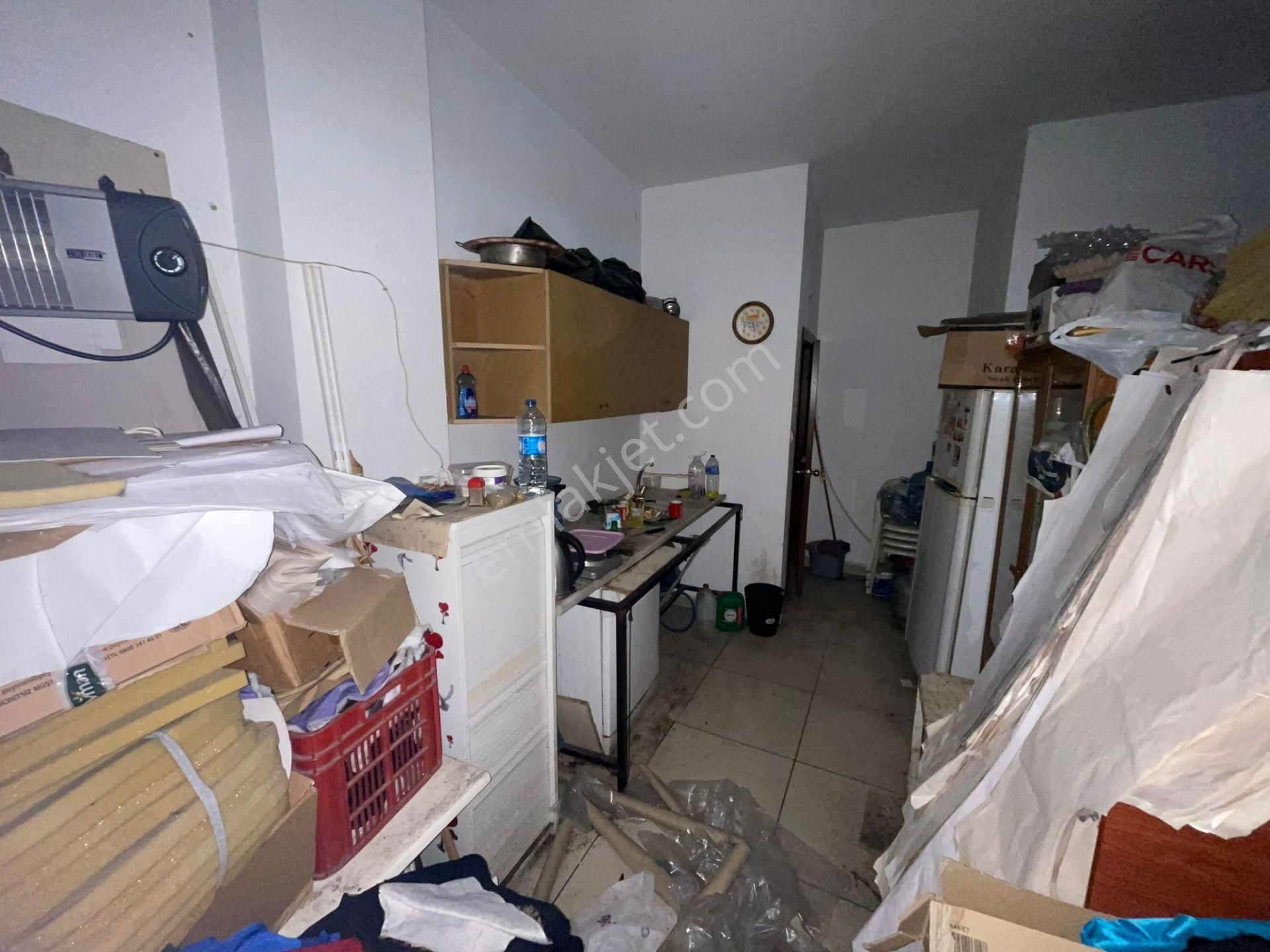 Bülent Emlaktan İtri Caddesi Üzerinde Satılık Dükkan - Görsel 3