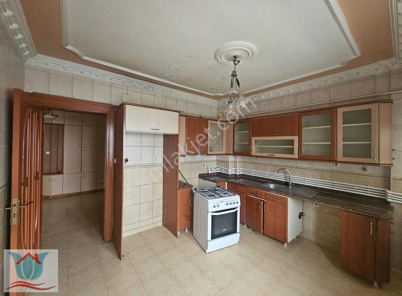 Gazikent'te Merkezi Konumda Geniş 3+1 - Görsel 4