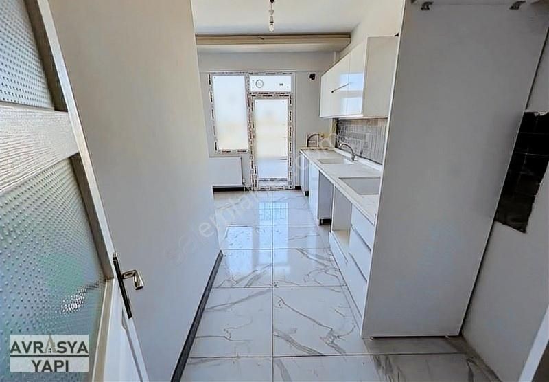 Kod 3195 Mevlana Mah. Geniş Aileye Uygun 2+1 Ara Kat - Görsel 9