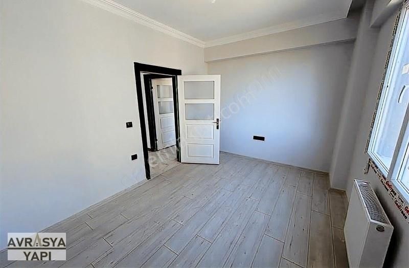 Kod 3195 Mevlana Mah. Geniş Aileye Uygun 2+1 Ara Kat - Görsel 6