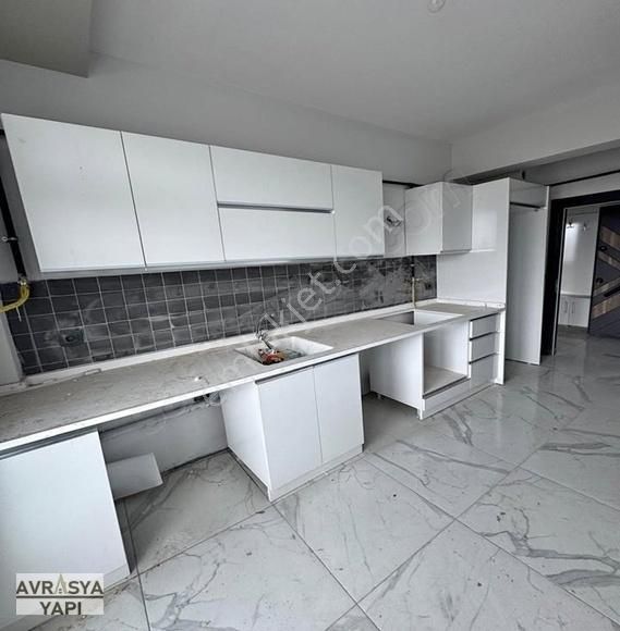 Kod 3195 Mevlana Mah. Geniş Aileye Uygun 2+1 Ara Kat - Görsel 2