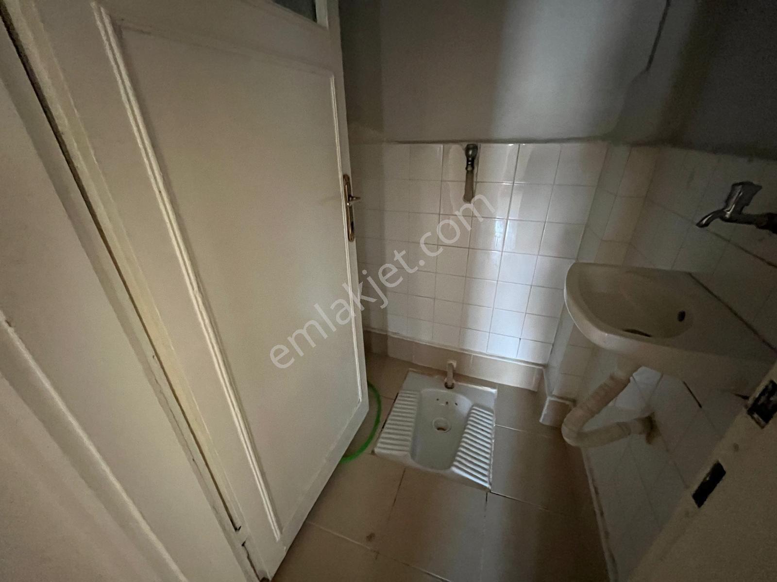 Ayvalı Caddesi Yakını Katta 3+1 Kiralık Daire - Görsel 20