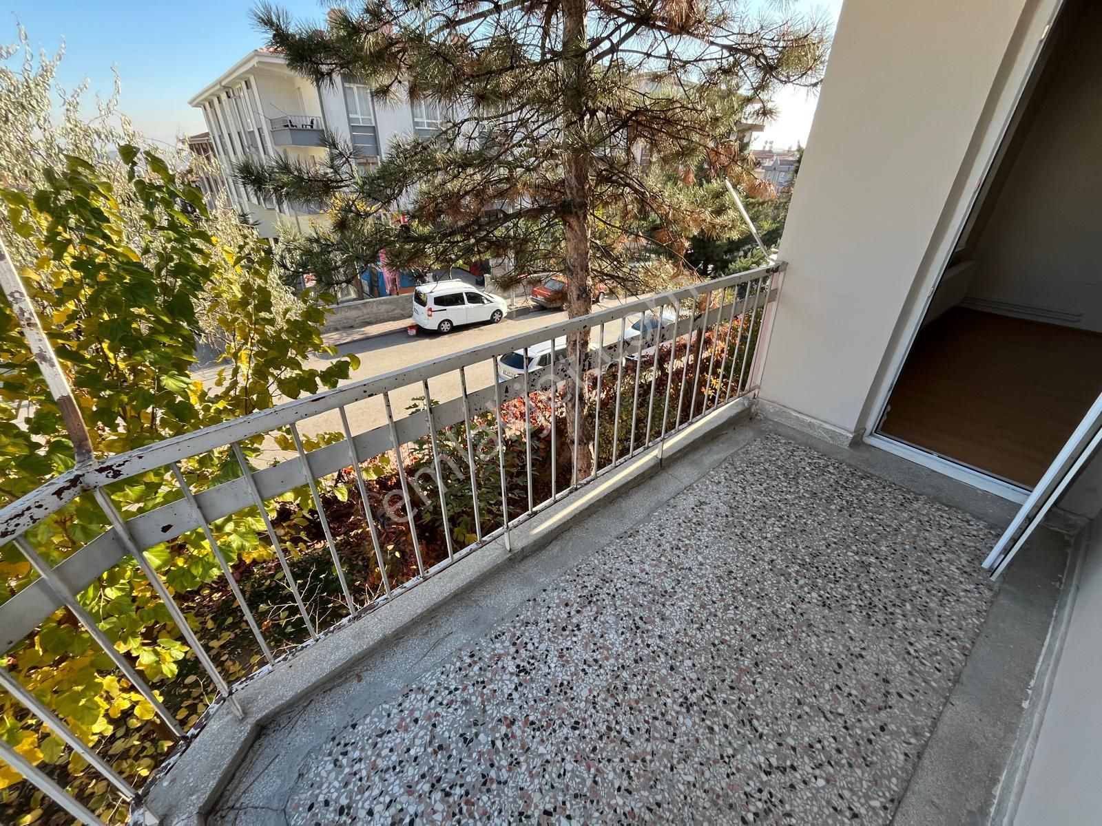 Ayvalı Caddesi Yakını Katta 3+1 Kiralık Daire - Görsel 15