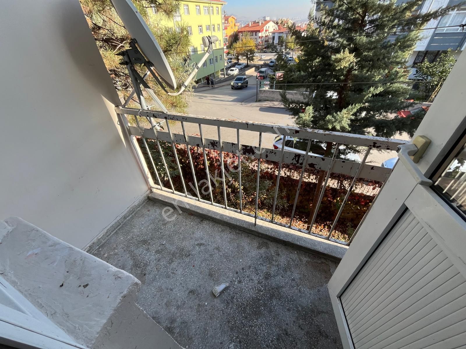 Ayvalı Caddesi Yakını Katta 3+1 Kiralık Daire - Görsel 7