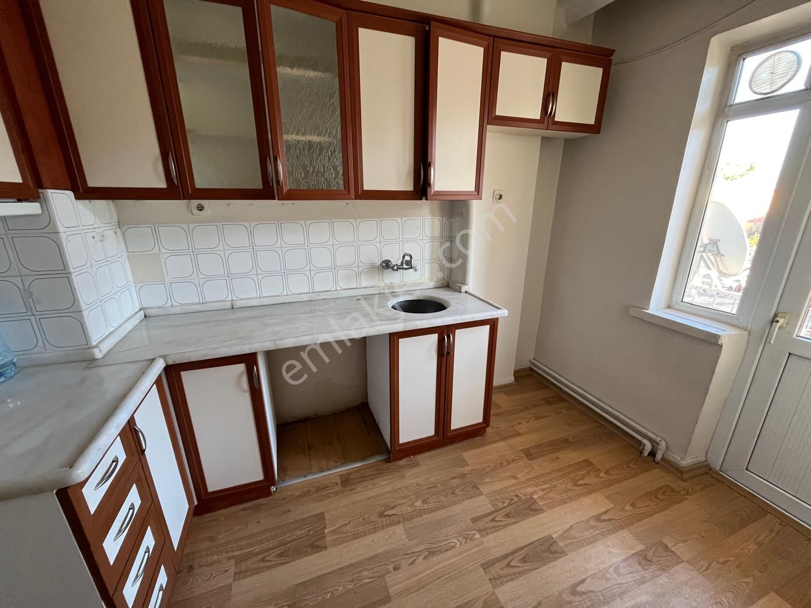 Ayvalı Caddesi Yakını Katta 3+1 Kiralık Daire - Görsel 6