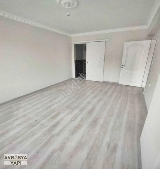 Kod 3170 Yunusemre Mah. Caddeye Cephe 2+1 Ara Kat Daire - Görsel 3