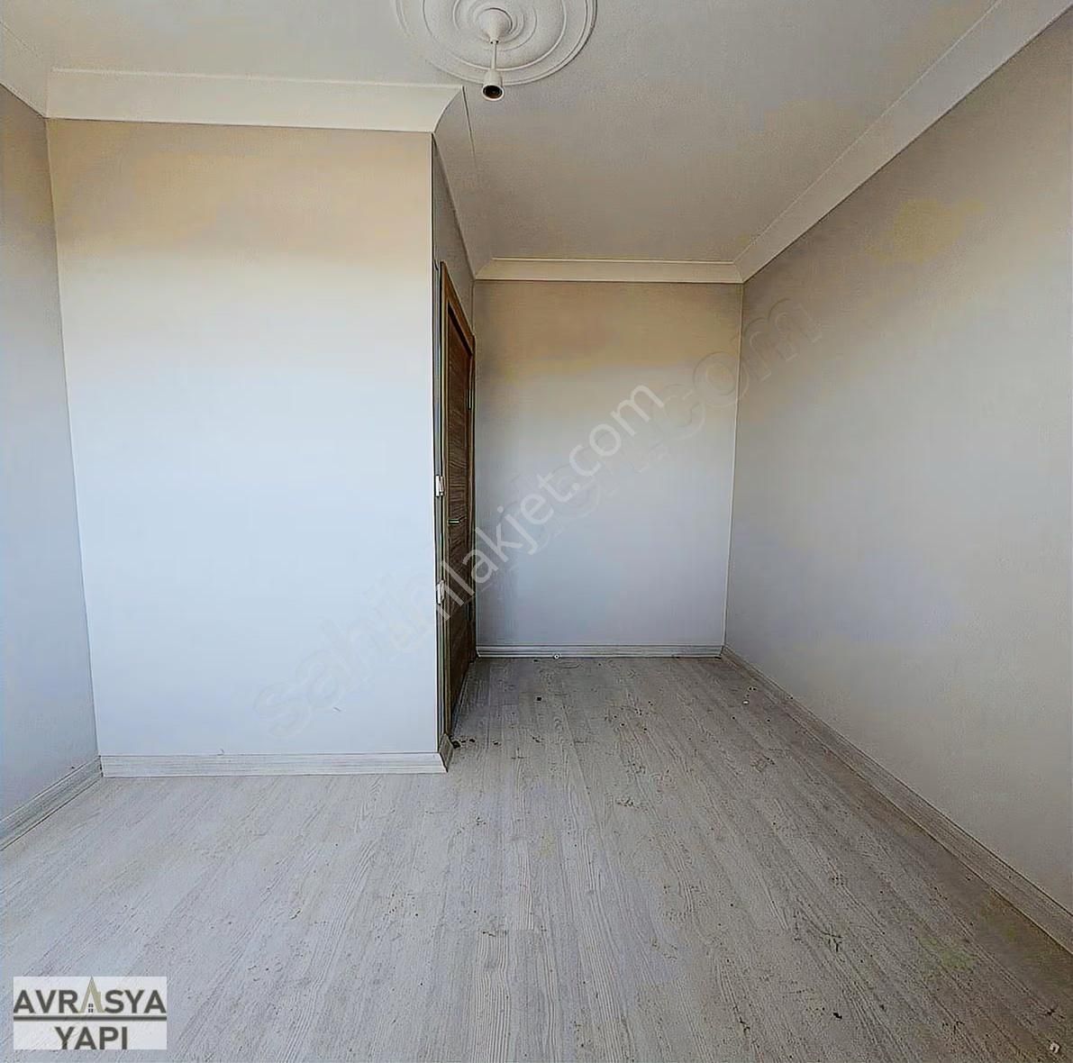 Kod 5307 Ekşioğlu Mah. Caddeye Cephe İskanlı 2+1 Daire - Görsel 7