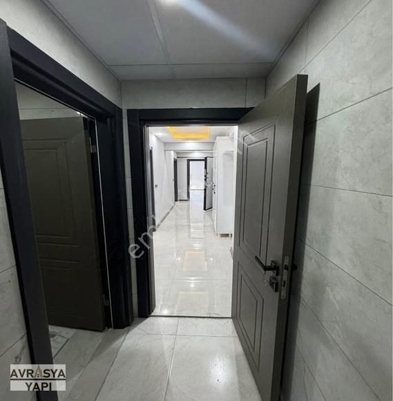 Kod 3407 Safa Mah. Caddeye Cephe Geniş 2+1 Ara Kat